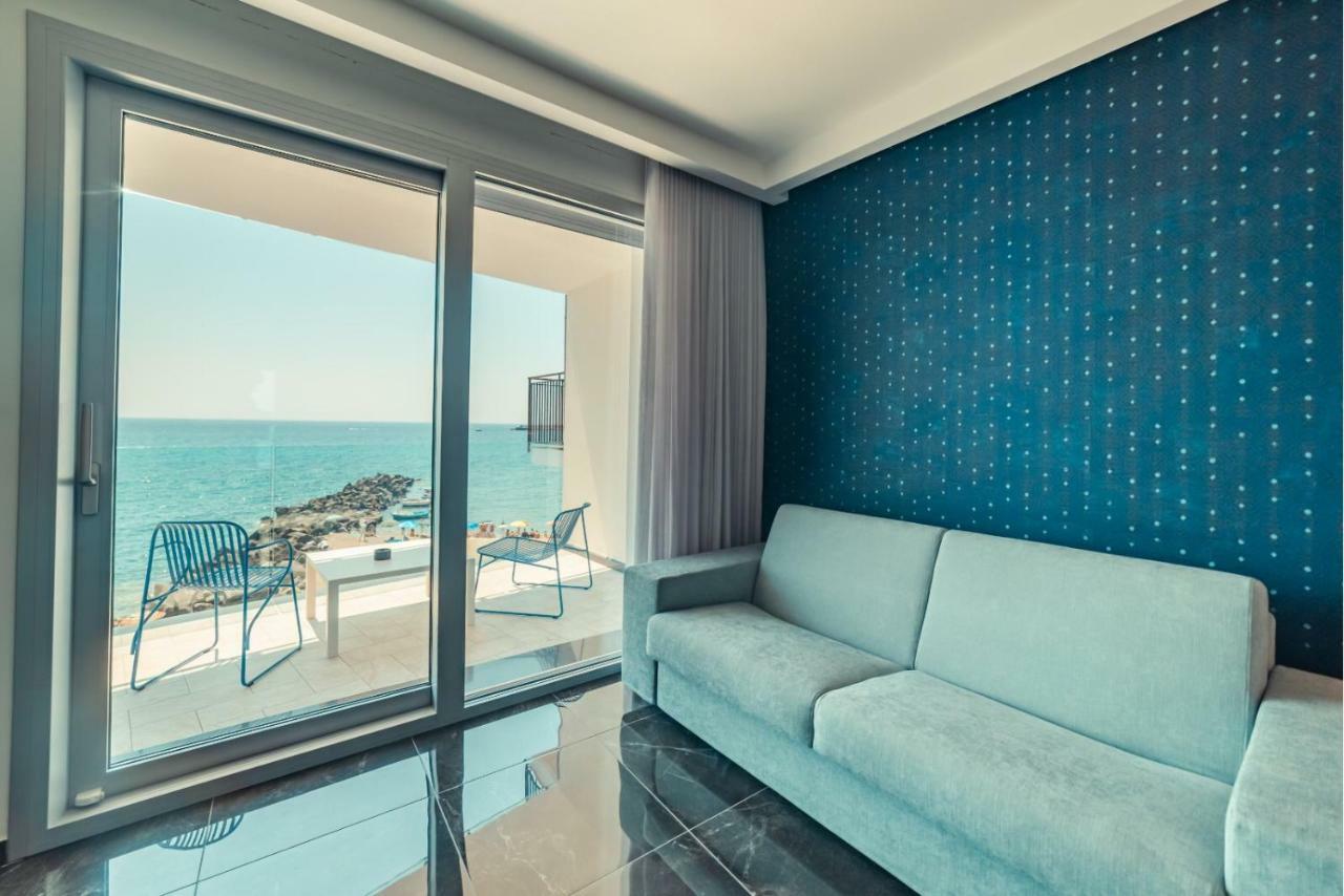 Nautilus Giardini-Naxos