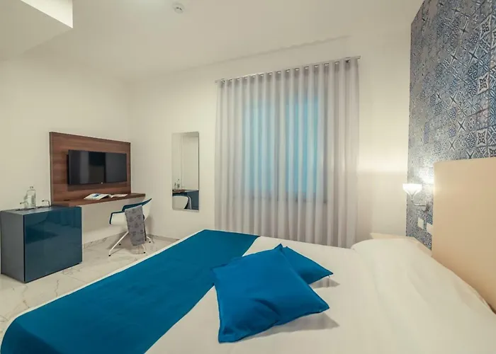Nautilus Hotel
