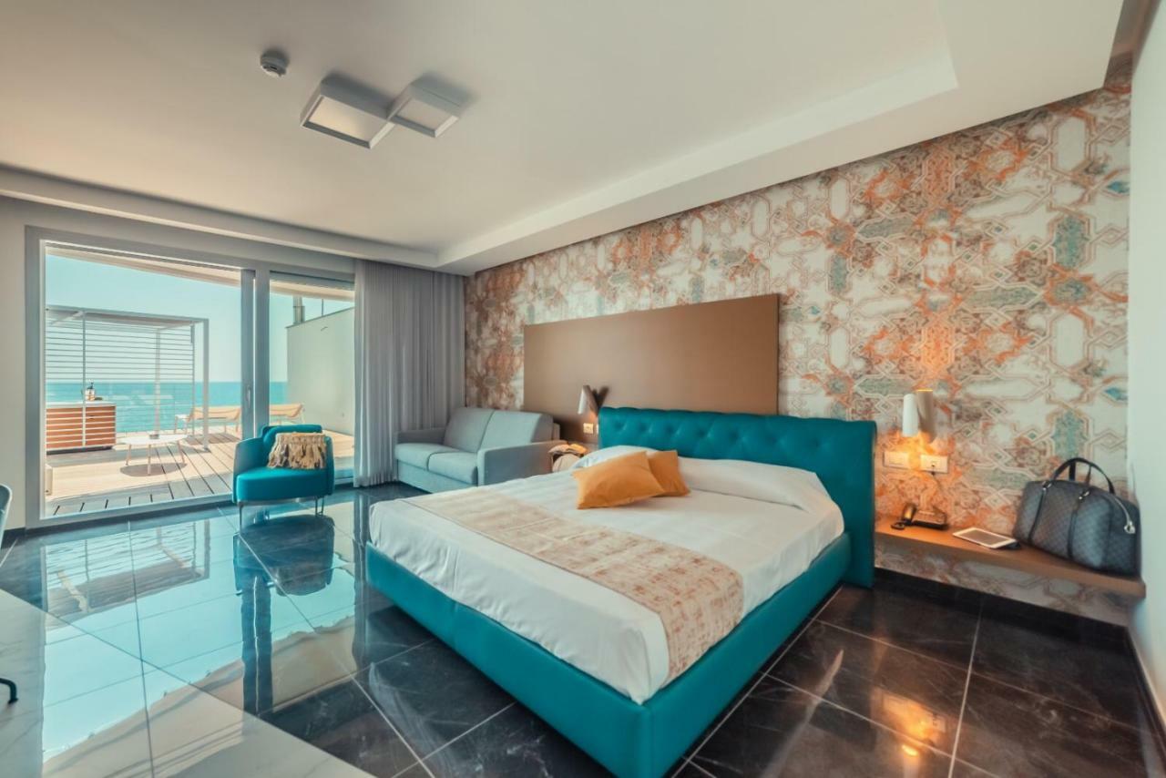 Nautilus Hotel 4*
